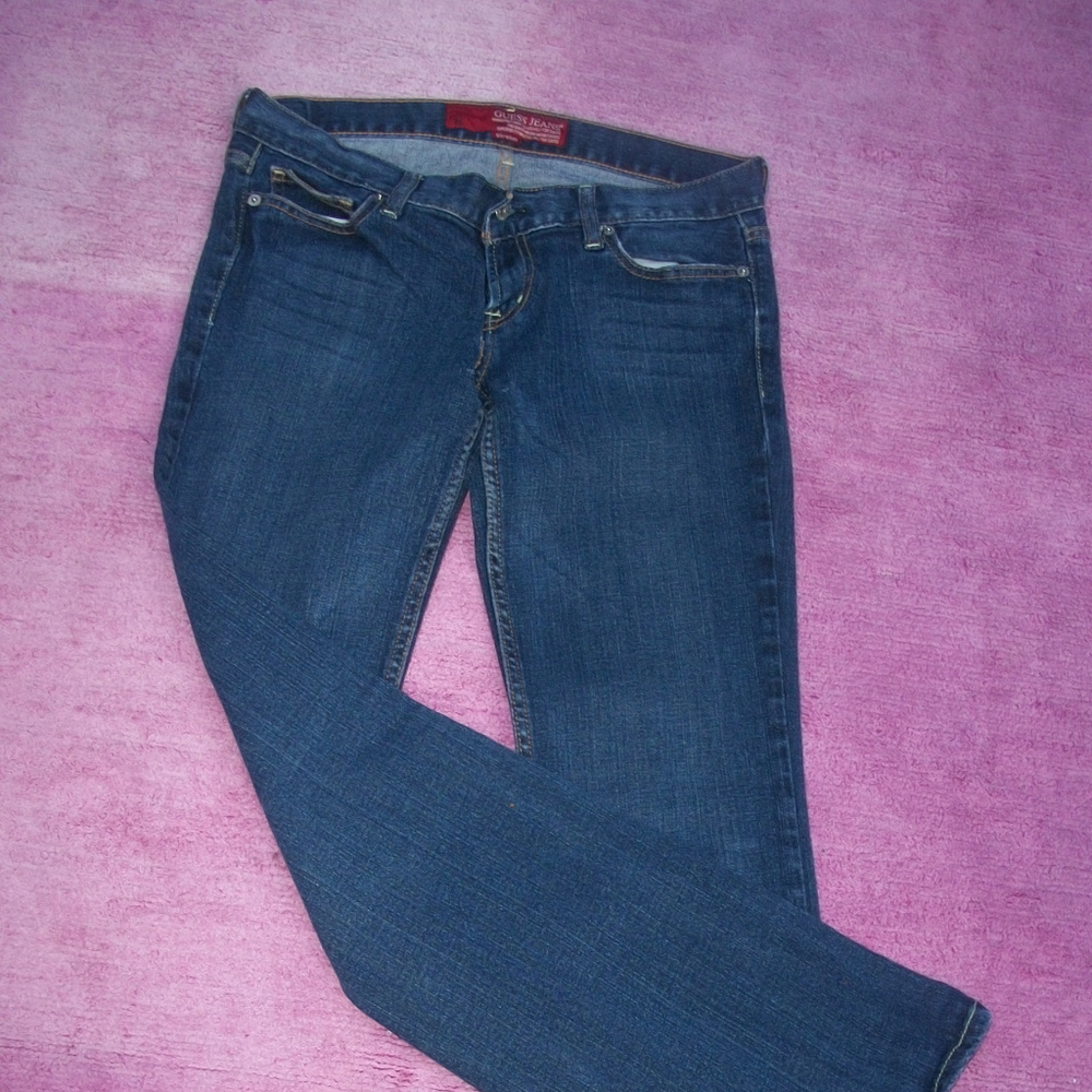 WOMENS SZ 28 GUESS JEANS 32" INSEAM  EUC